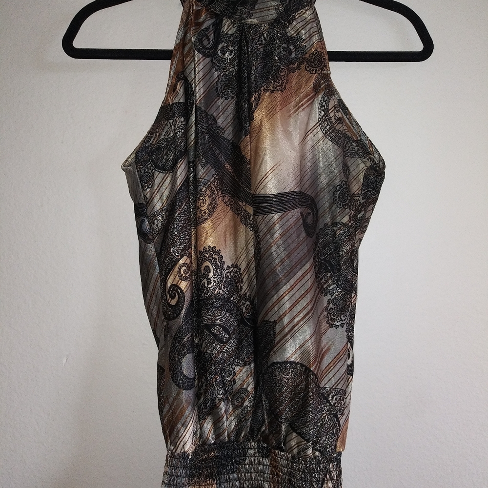 Sleeveless blouse.